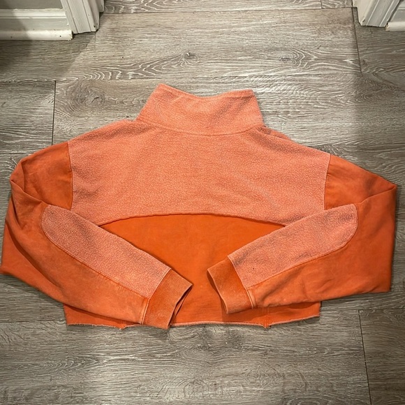 Urban outfitters out from under orange size medium crop quarter zip sweatshirt - Picture 5 of 6